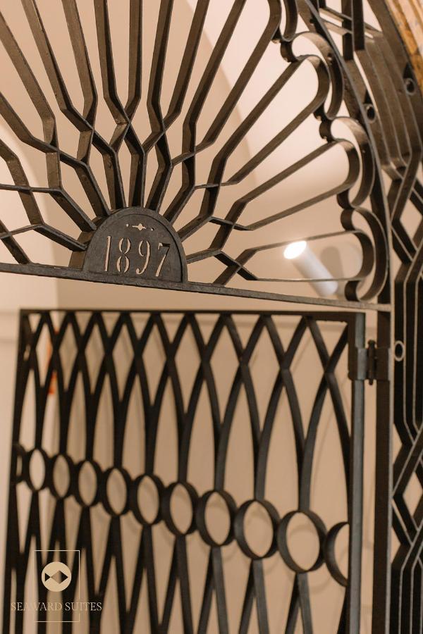 Castelar Palace & Spa By Seaward Suites 빌라조요사 외부 사진