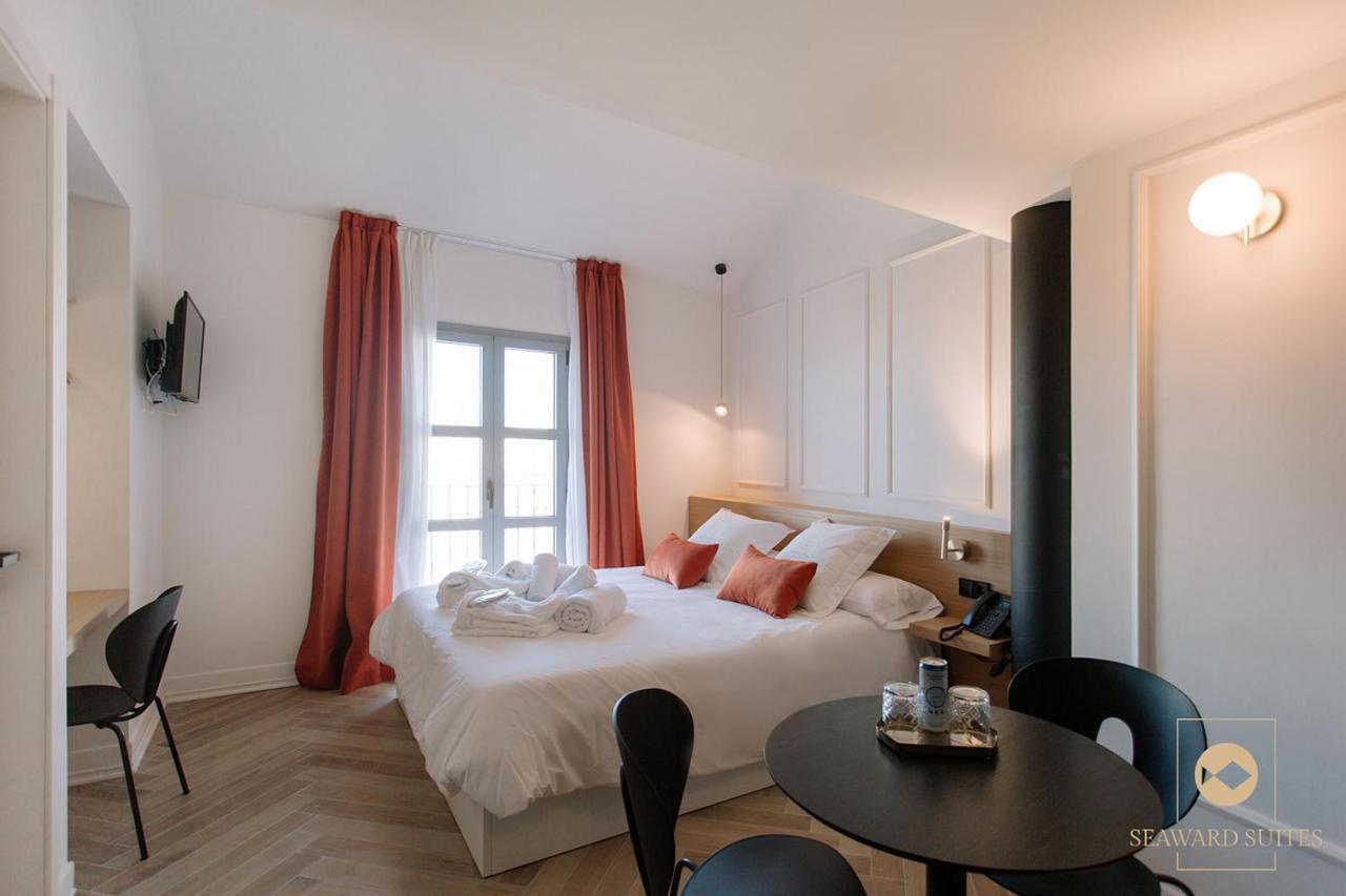 Castelar Palace & Spa By Seaward Suites 빌라조요사 객실 사진